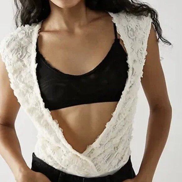 FREE PEOPLE 2 huate 2 handle rosette Sz L NEW - Picture 1 of 8